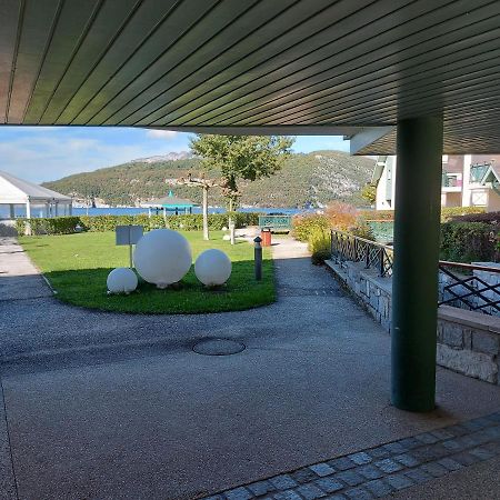 Au Bord Du Lac D'Annecy, Logement Type Loft, Dans Residence Avec Plage Et Ponton Privee Duingt Exteriör bild