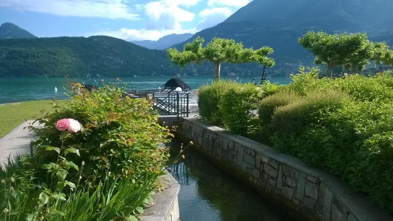 Au Bord Du Lac D'Annecy, Logement Type Loft, Dans Residence Avec Plage Et Ponton Privee Duingt Exteriör bild