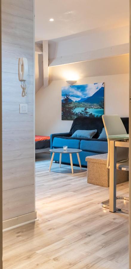 Au Bord Du Lac D'Annecy, Logement Type Loft, Dans Residence Avec Plage Et Ponton Privee Duingt Exteriör bild